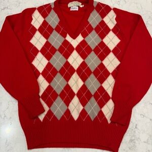McGeorge Scotland Red Lambswool Argyle V-Neck Sweater M – Classic Vintage Knit